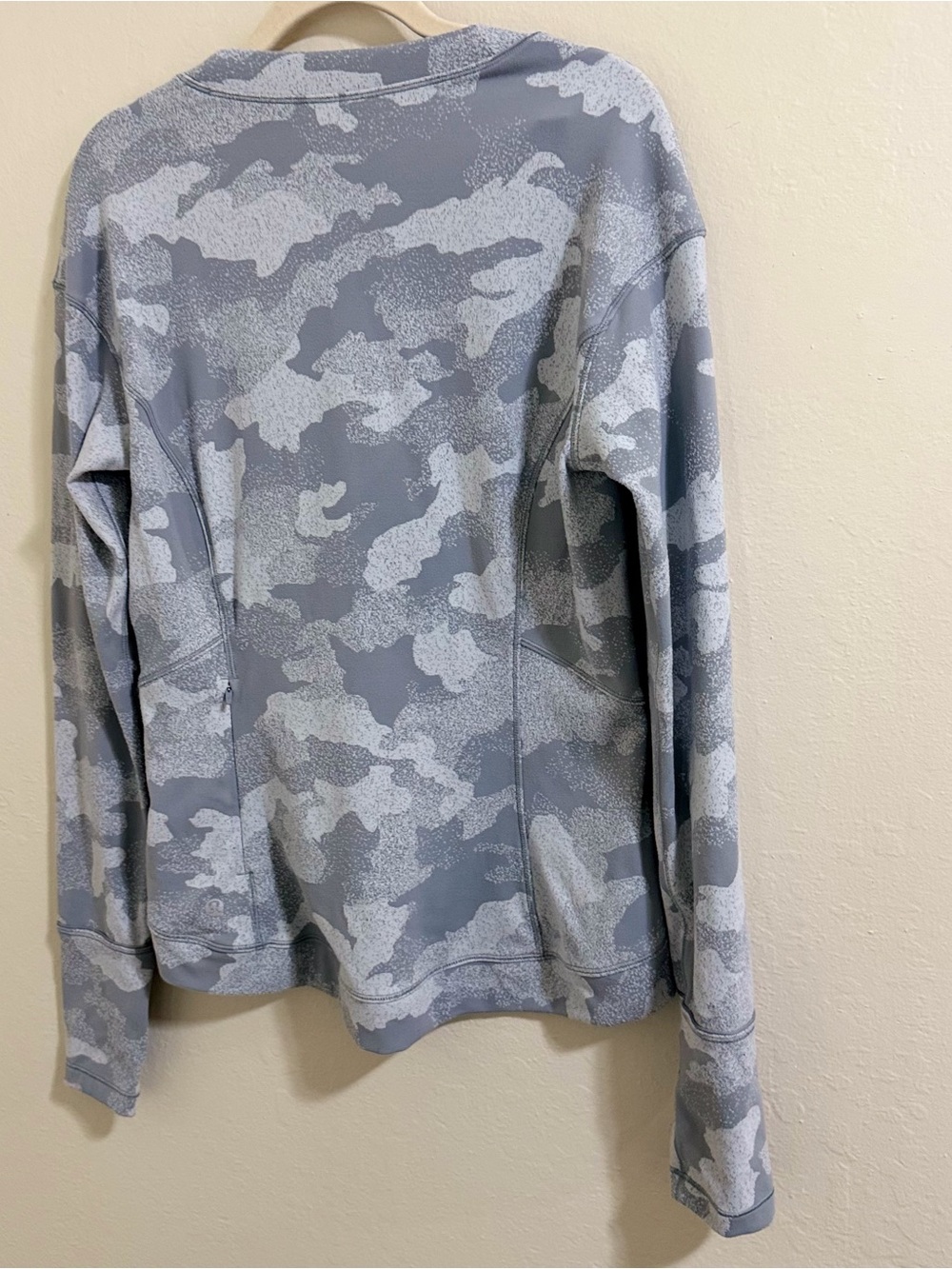 Lululemon Camo Close To Crossing Rulu Long Sleeve Shirt Crossover Gray Size 8 - Picture 7 of 10